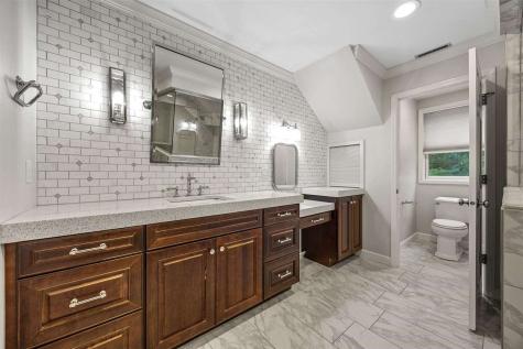 3016 Forest Gate Circle Iowa City IA 52240
