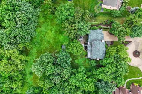 3016 Forest Gate Circle Iowa City IA 52240
