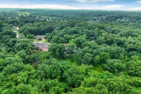 3016 Forest Gate Circle Iowa City IA 52240