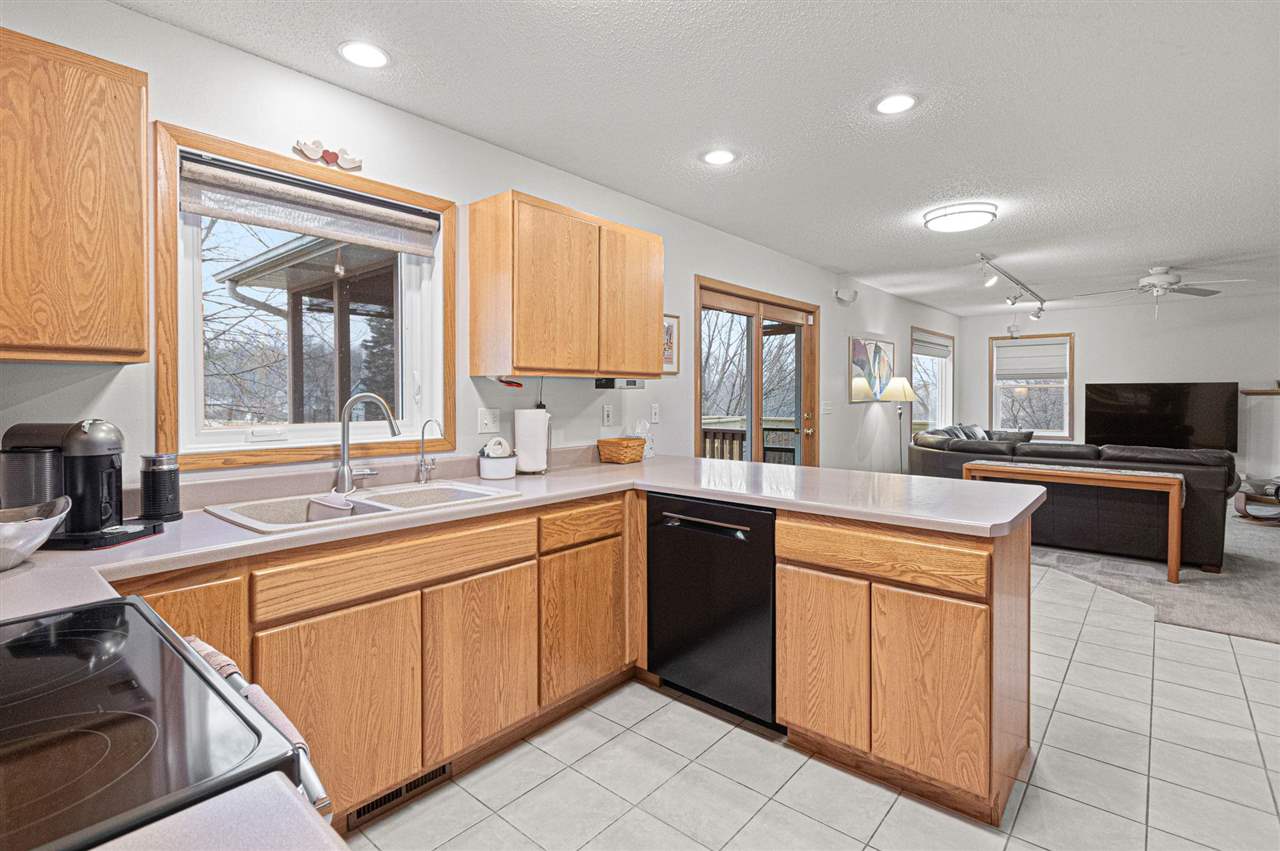 1618 Red Oak Drive Coralville IA 52241