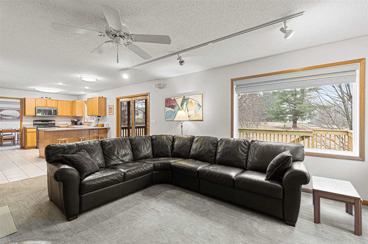 1618 Red Oak Drive Coralville IA 52241