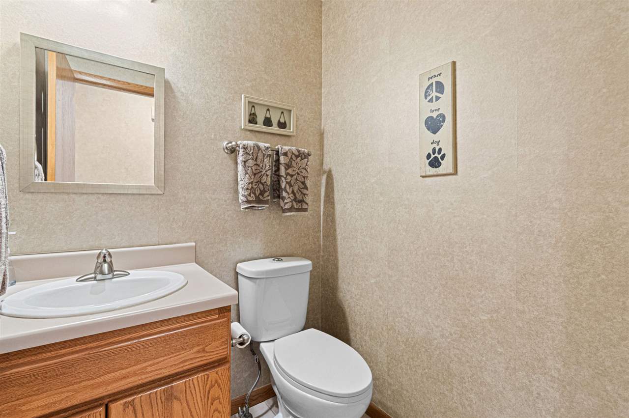 1618 Red Oak Drive Coralville IA 52241