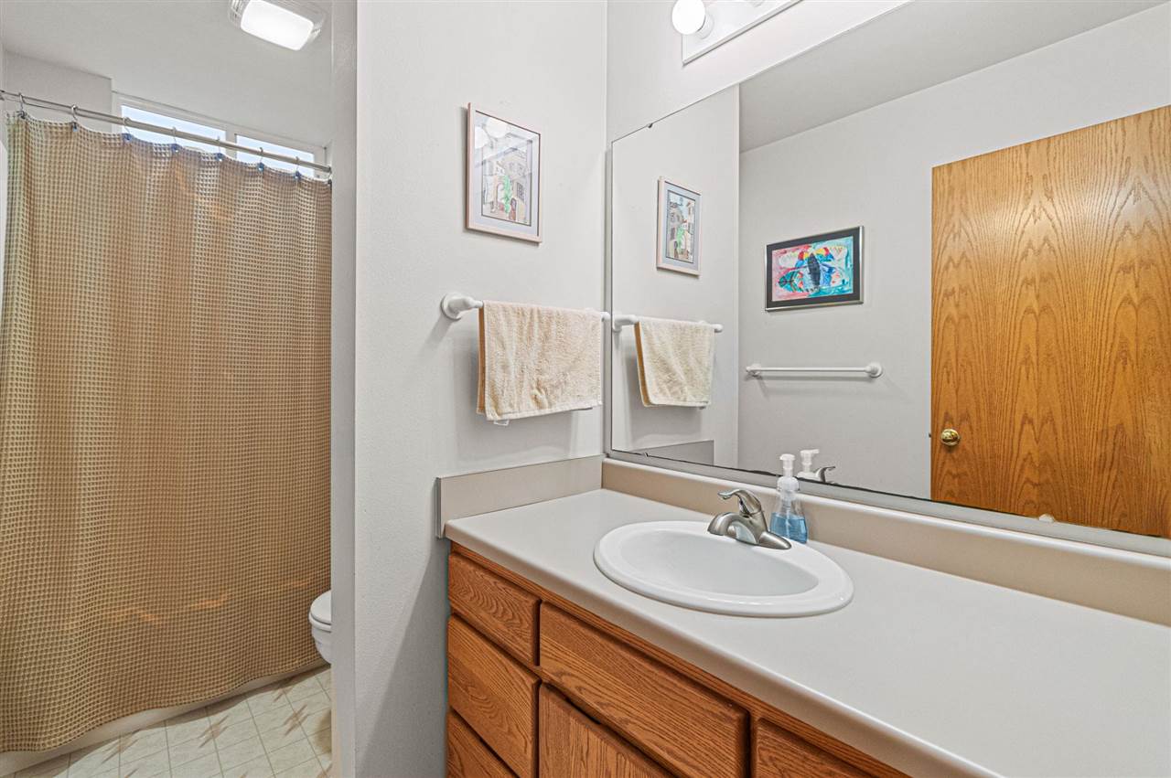 1618 Red Oak Drive Coralville IA 52241