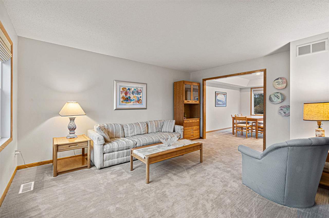 1618 Red Oak Drive Coralville IA 52241