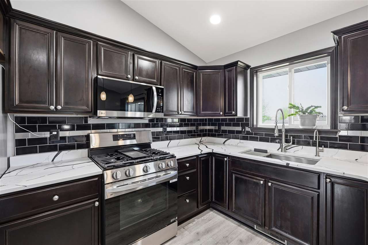 512 Jackson Street Tiffin IA 52340