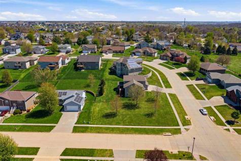 512 Jackson Street Tiffin IA 52340