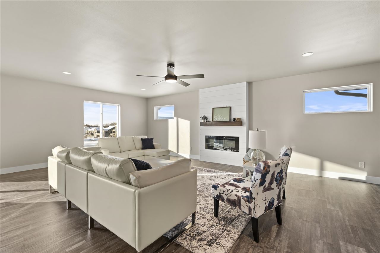 803 Mont Clair Street Solon IA 52333