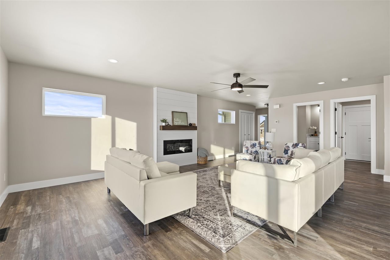 803 Mont Clair Street Solon IA 52333