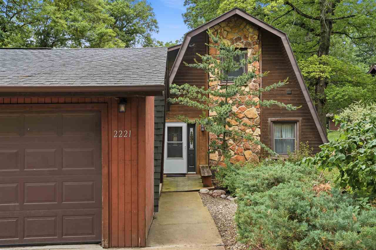 2221 Oak Road NE North Liberty IA 52317