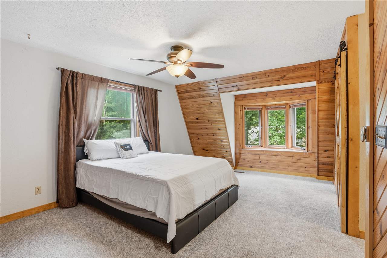 2221 Oak Road NE North Liberty IA 52317