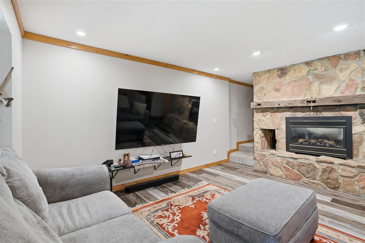 2221 Oak Road NE North Liberty IA 52317