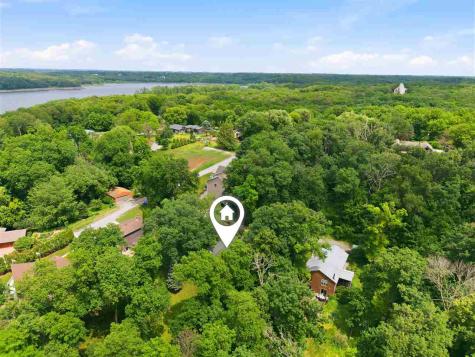 2221 Oak Road NE North Liberty IA 52317
