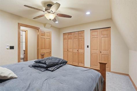 2221 Oak Road NE North Liberty IA 52317