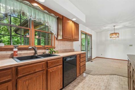 4084 Crest View Drive Solon IA 52333