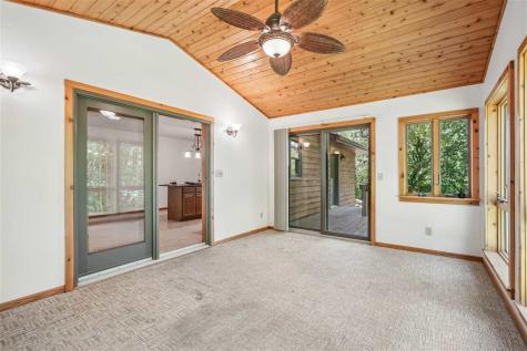 4084 Crest View Drive Solon IA 52333