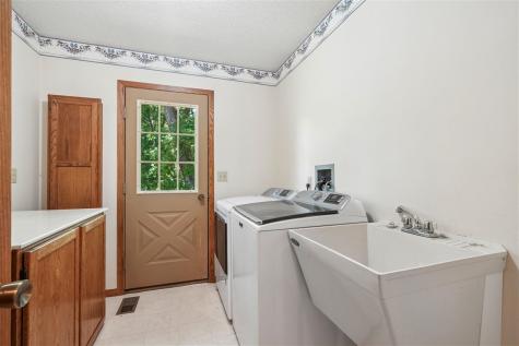 4084 Crest View Drive Solon IA 52333