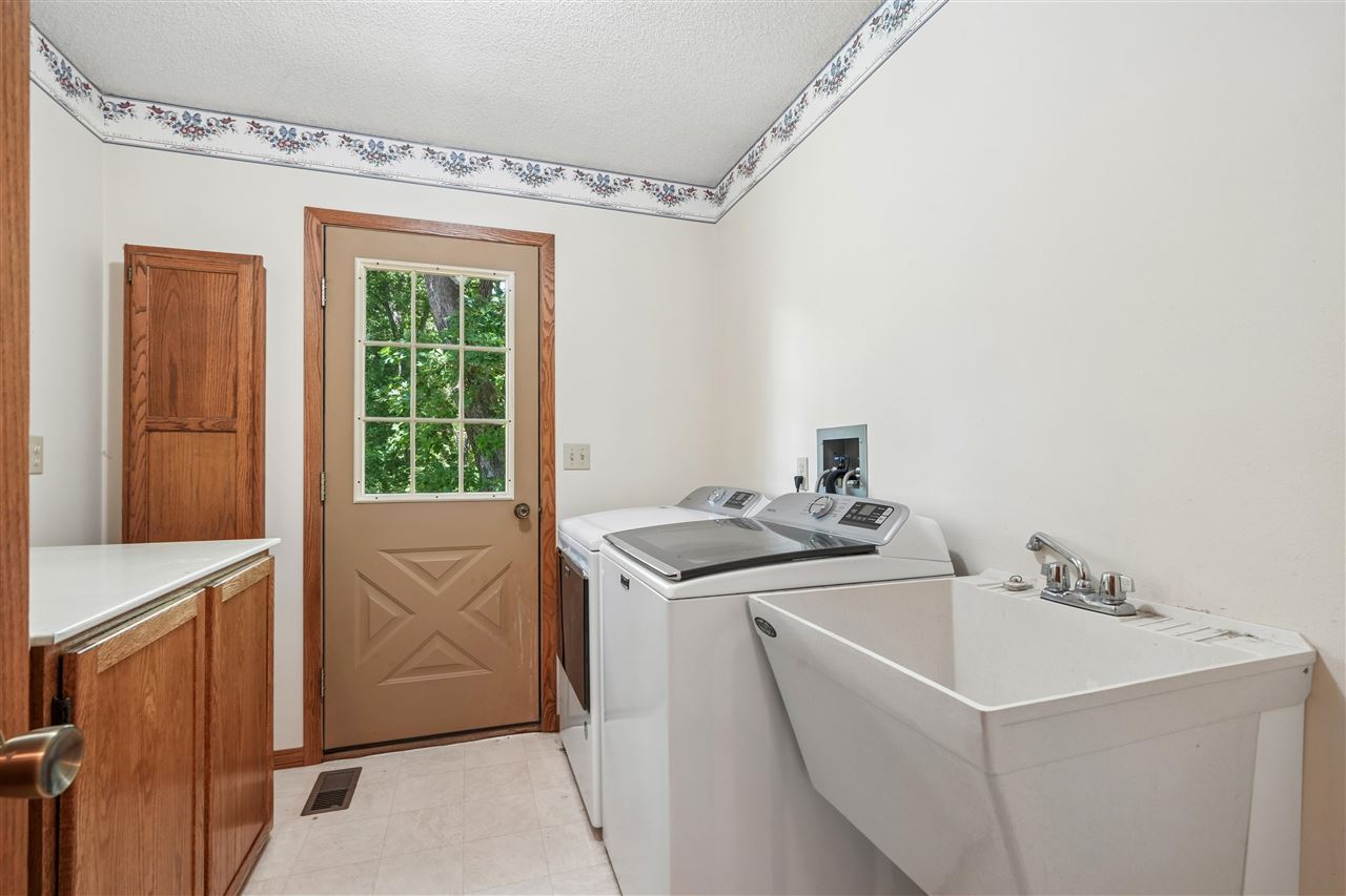 4084 Crest View Drive Solon IA 52333
