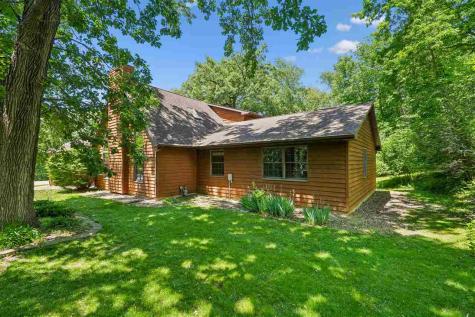 4084 Crest View Drive Solon IA 52333