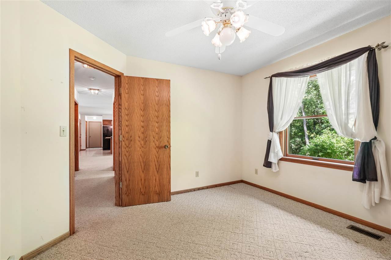 4084 Crest View Drive Solon IA 52333
