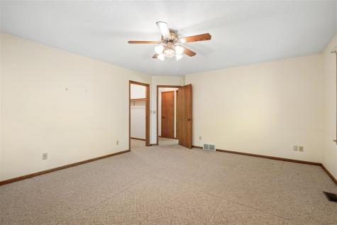 4084 Crest View Drive Solon IA 52333