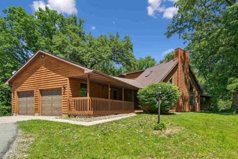 4084 Crest View Drive Solon IA 52333