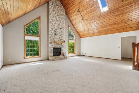 4084 Crest View Drive Solon IA 52333
