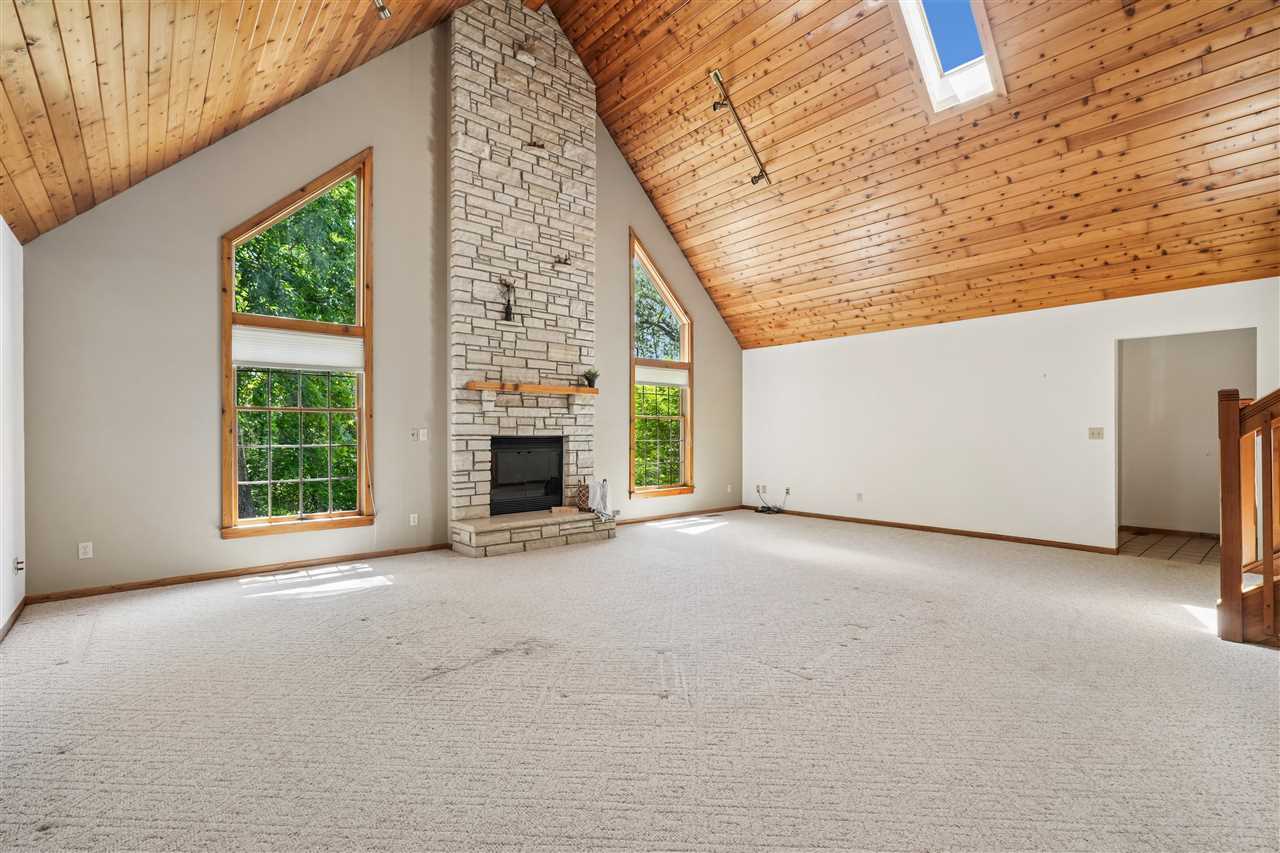 4084 Crest View Drive Solon IA 52333