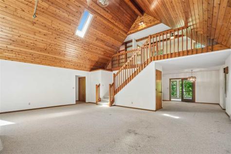 4084 Crest View Drive Solon IA 52333