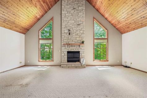 4084 Crest View Drive Solon IA 52333