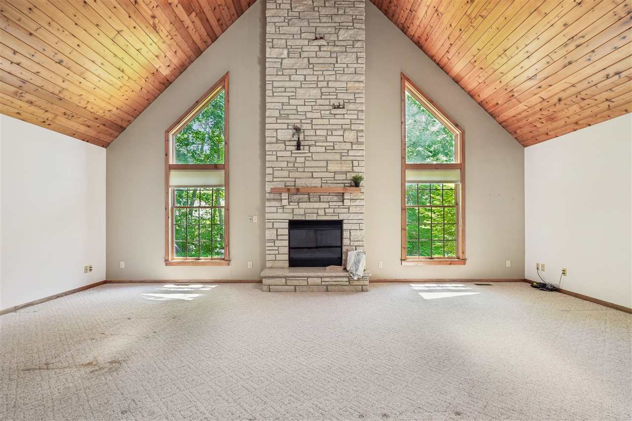 4084 Crest View Drive Solon IA 52333