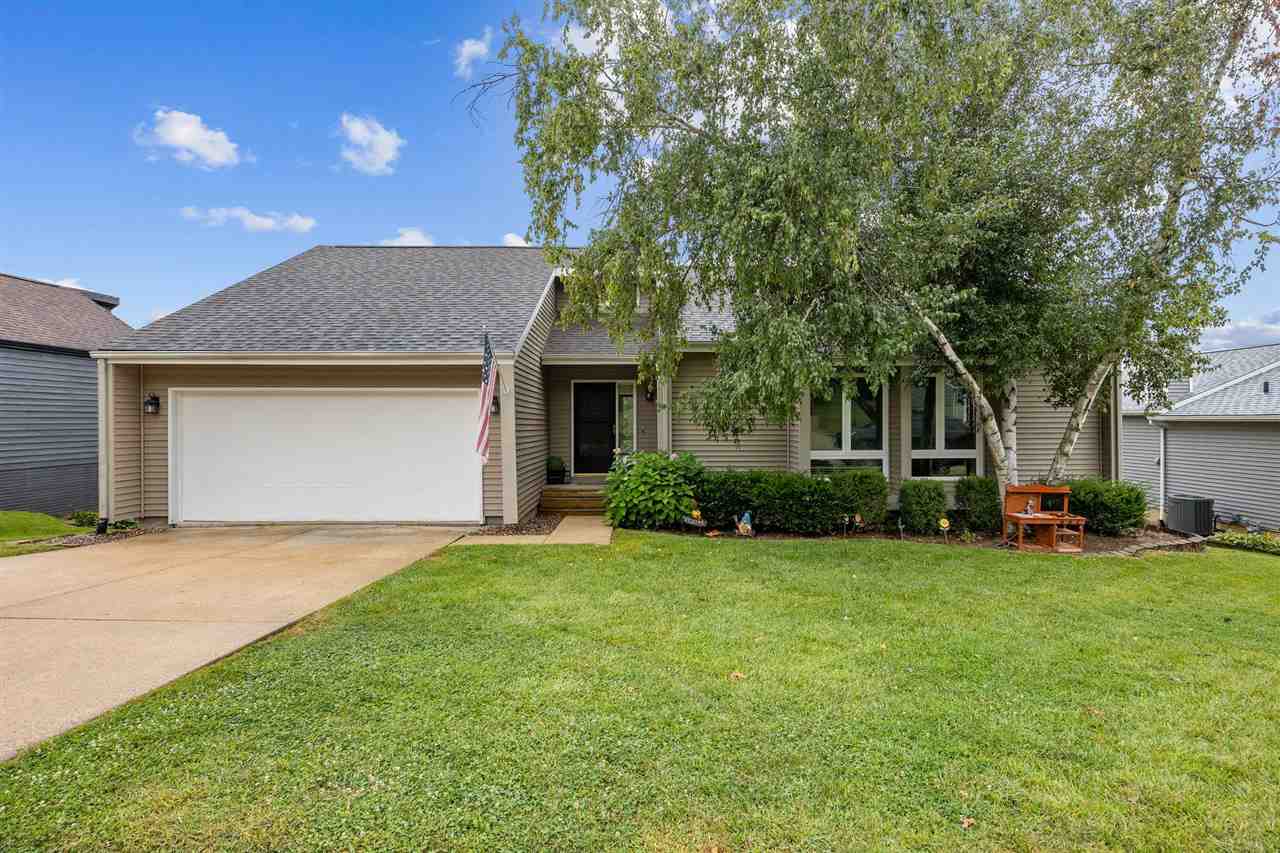 2415 Camelot Avenue NW Cedar Rapids IA 52405