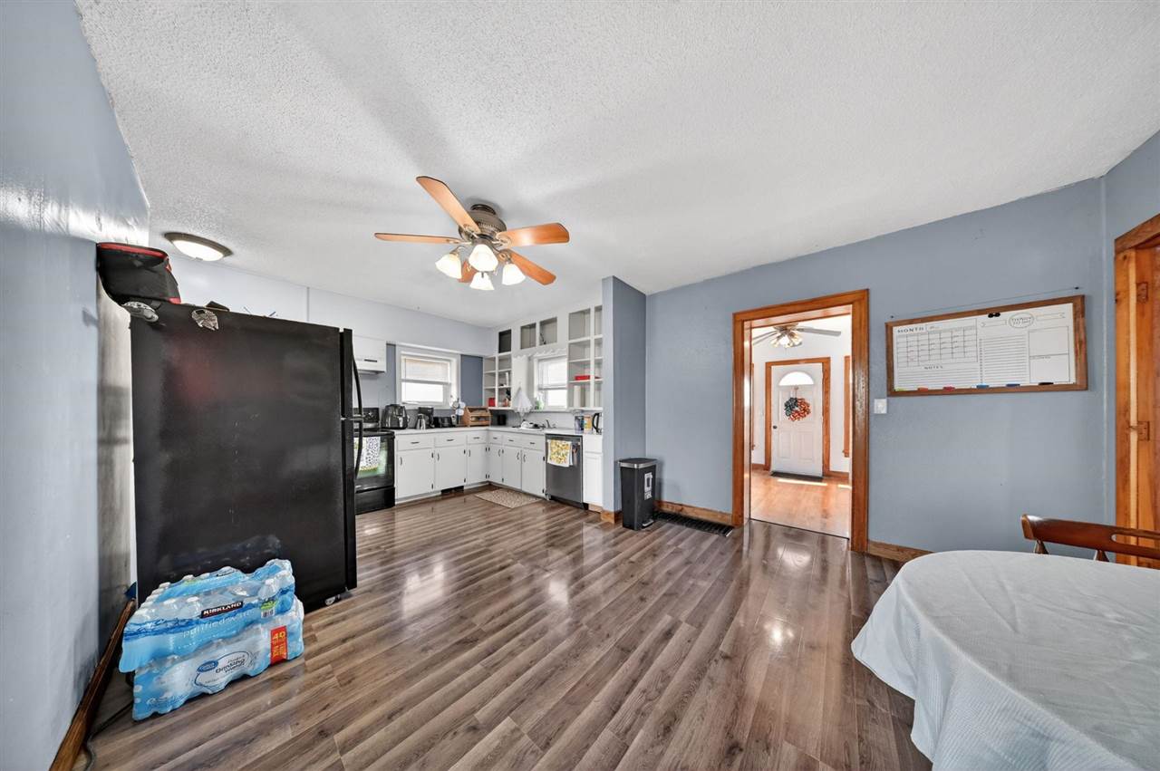 1463 Birkett Avenue West Liberty IA 52776