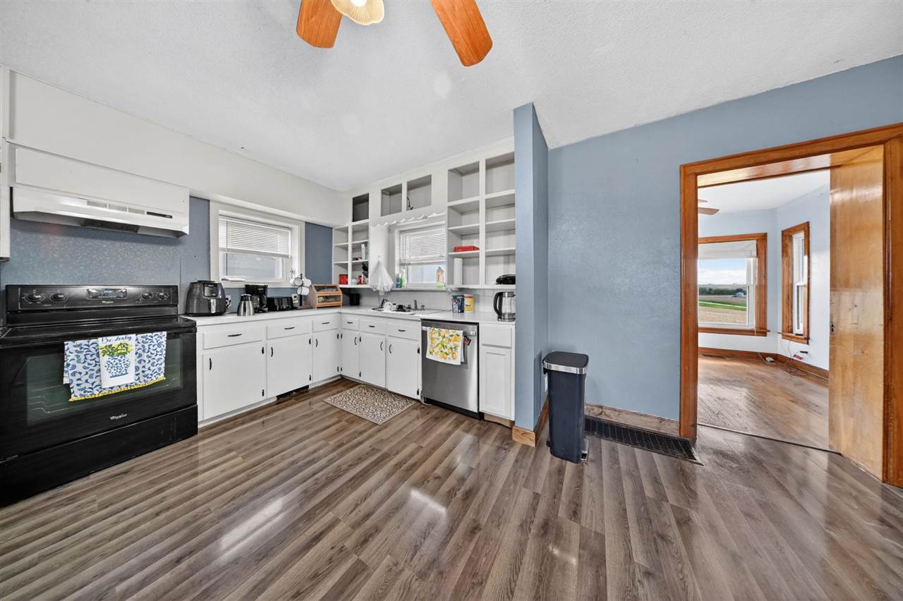 1463 Birkett Avenue West Liberty IA 52776