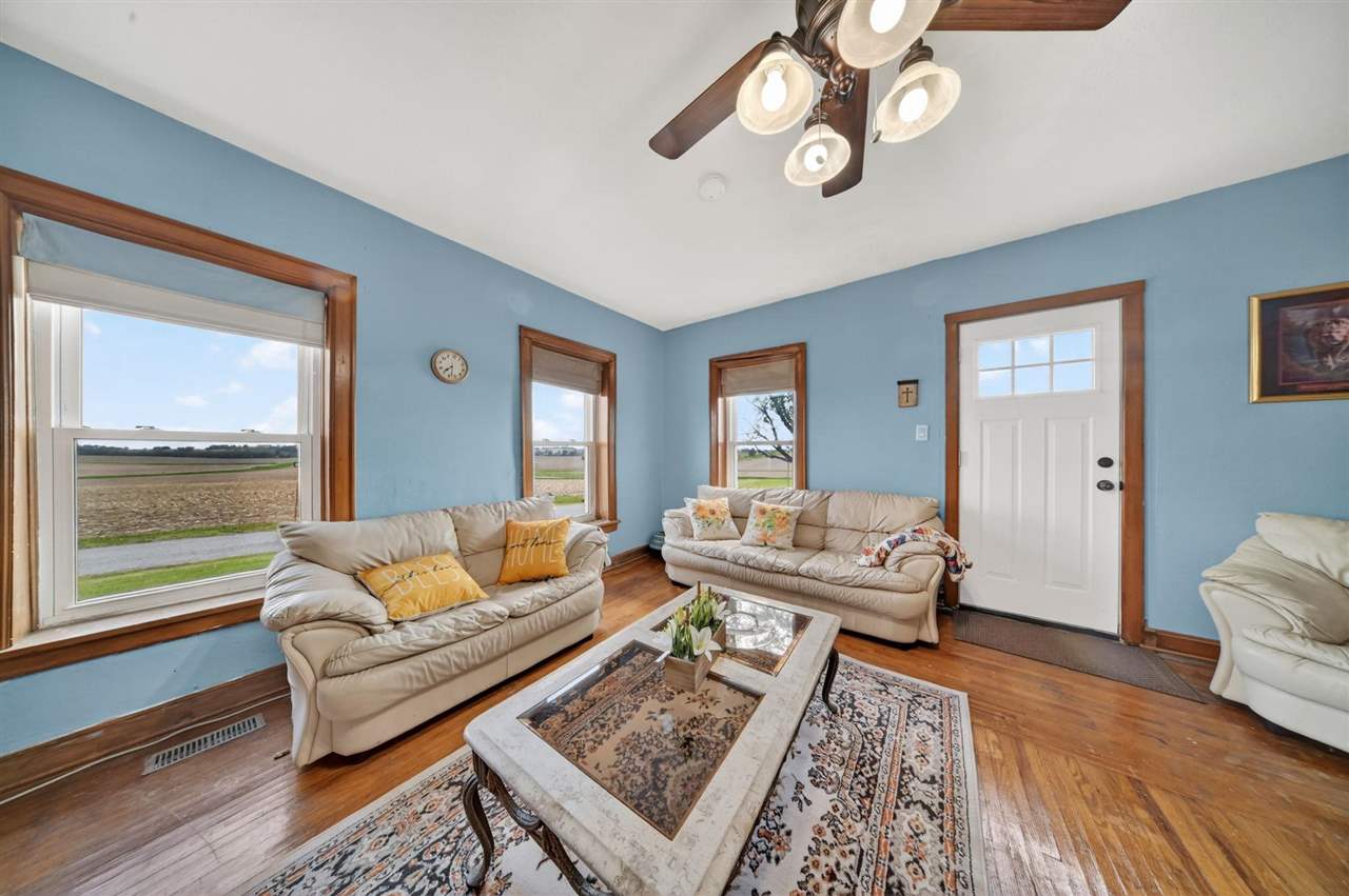 1463 Birkett Avenue West Liberty IA 52776