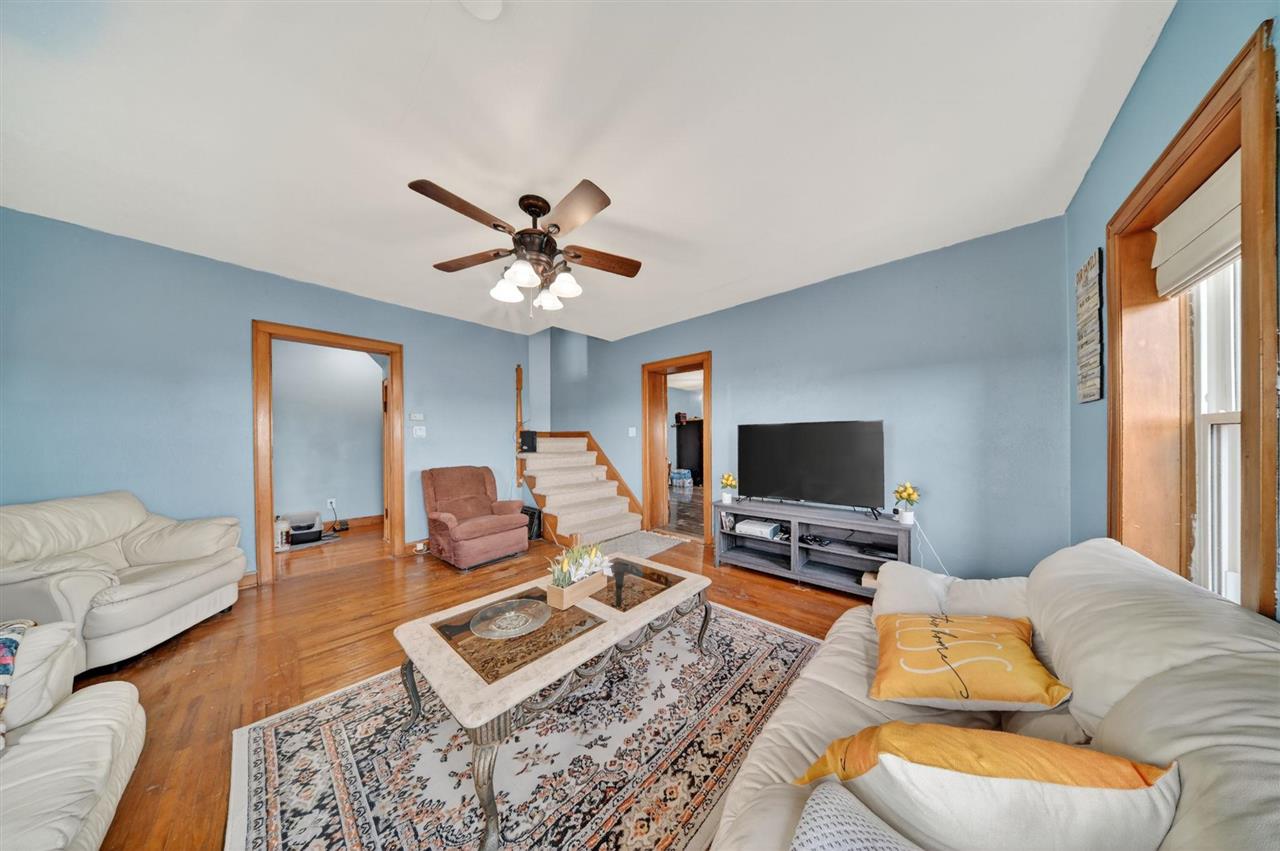 1463 Birkett Avenue West Liberty IA 52776