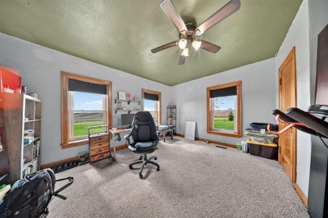 1463 Birkett Avenue West Liberty IA 52776