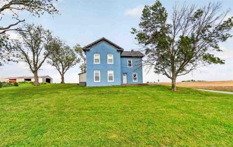 1463 Birkett Avenue West Liberty IA 52776