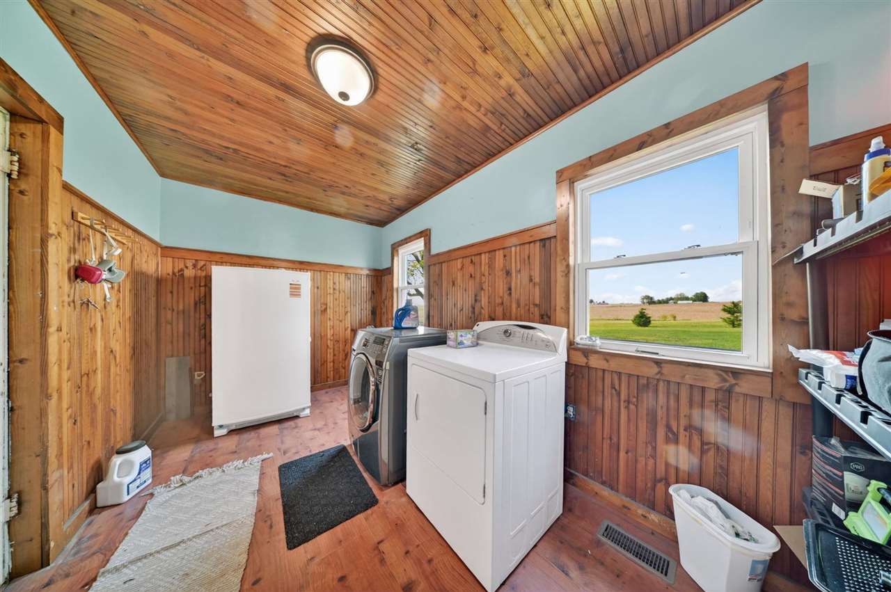 1463 Birkett Avenue West Liberty IA 52776