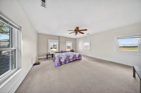 1463 Birkett Avenue West Liberty IA 52776