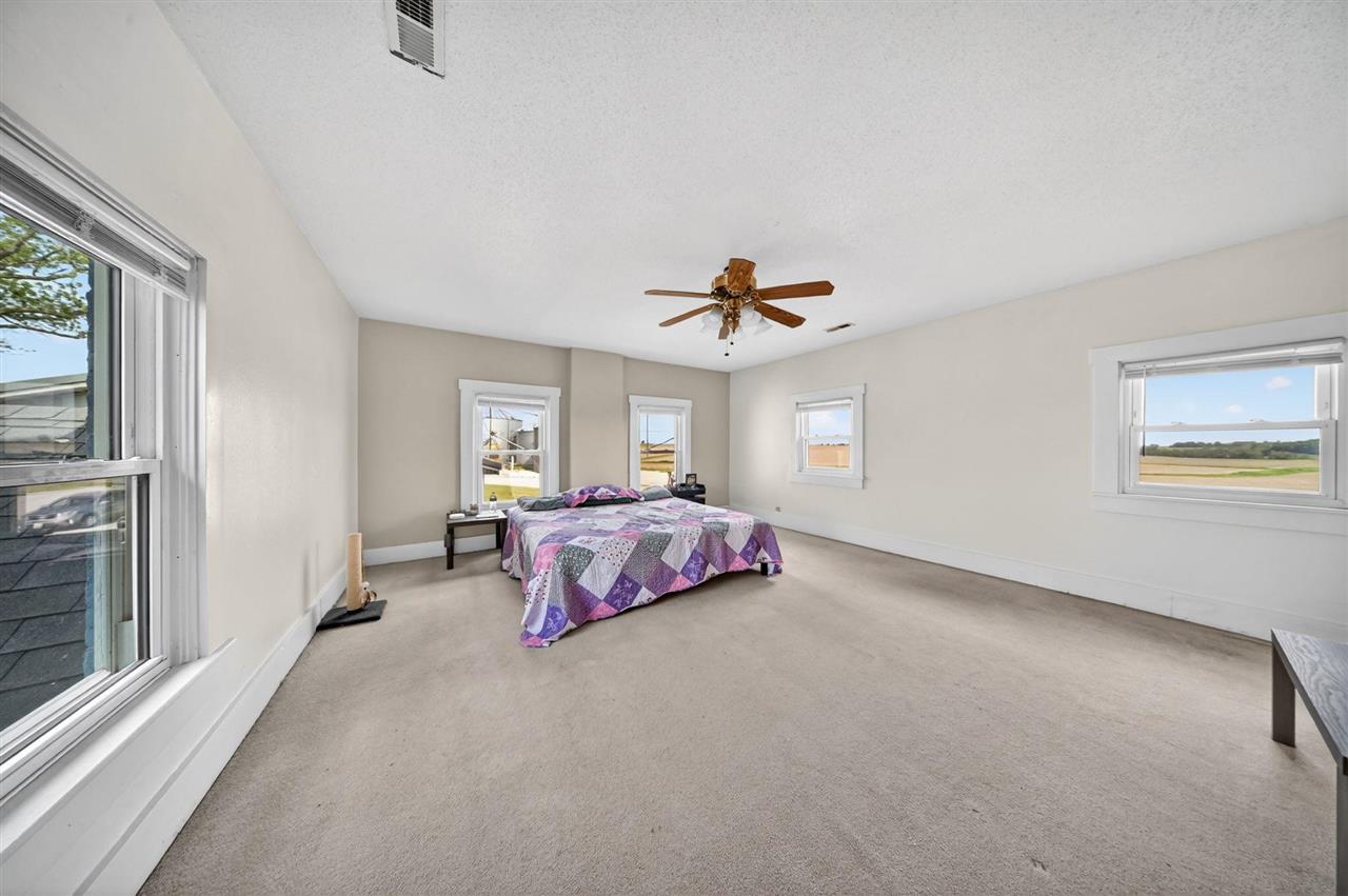 1463 Birkett Avenue West Liberty IA 52776