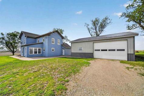 1463 Birkett Avenue West Liberty IA 52776