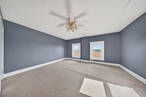 1463 Birkett Avenue West Liberty IA 52776