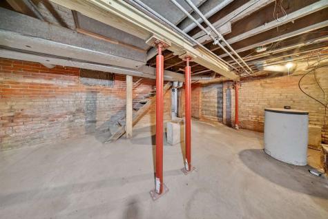 1463 Birkett Avenue West Liberty IA 52776