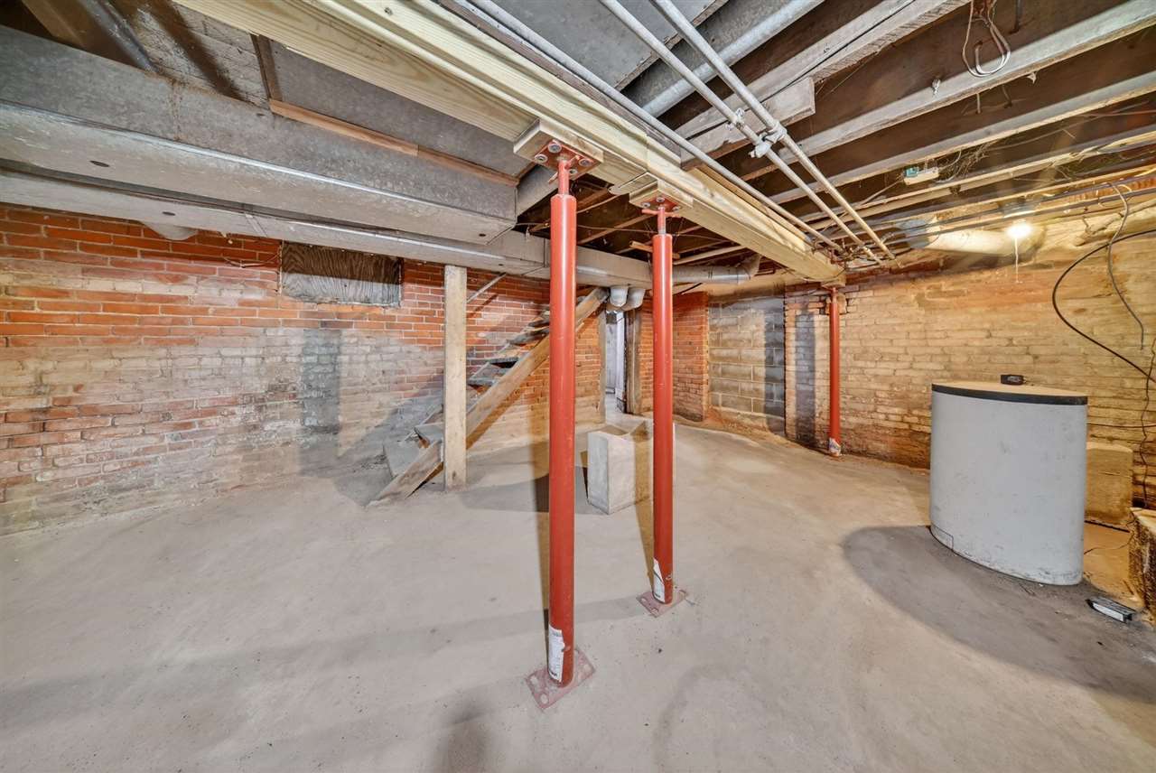 1463 Birkett Avenue West Liberty IA 52776
