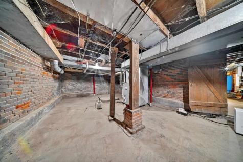 1463 Birkett Avenue West Liberty IA 52776