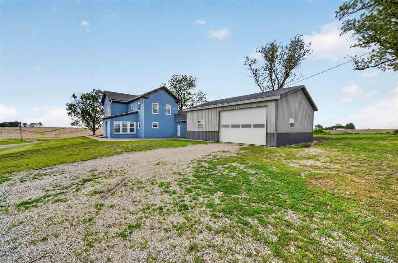 1463 Birkett Avenue West Liberty IA 52776
