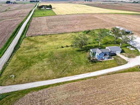 1463 Birkett Avenue West Liberty IA 52776