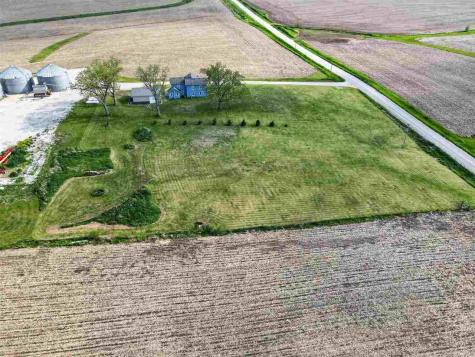 1463 Birkett Avenue West Liberty IA 52776