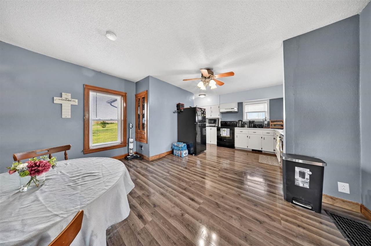 1463 Birkett Avenue West Liberty IA 52776