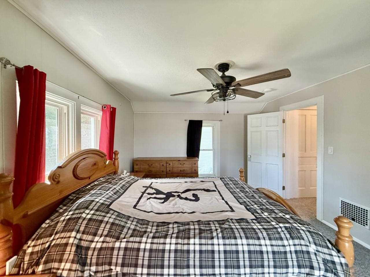 203 E Walnut Street Williamsburg IA 52361